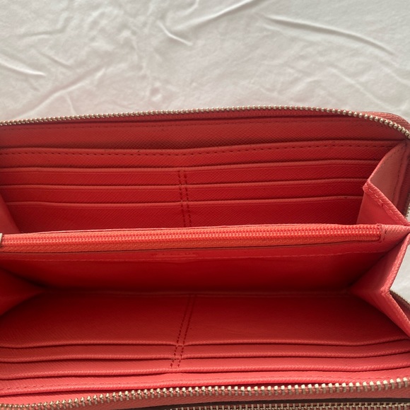 2/$20 Bundle. Coach Wallet - Picture 2 of 4